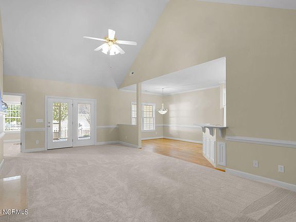 4th image of 303 Commonsgate Drive