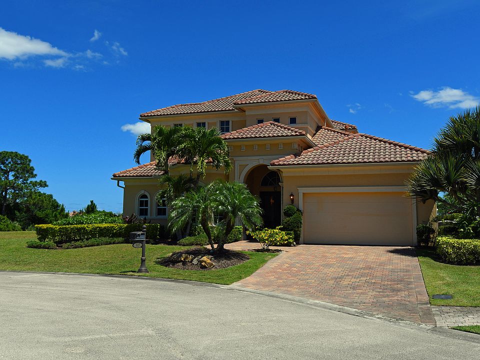 1st image of 127 SE San Priverno