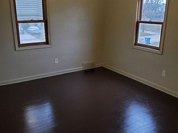 2nd image of 1300 W 24th St