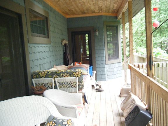4th image of 2623 Crest View Dr