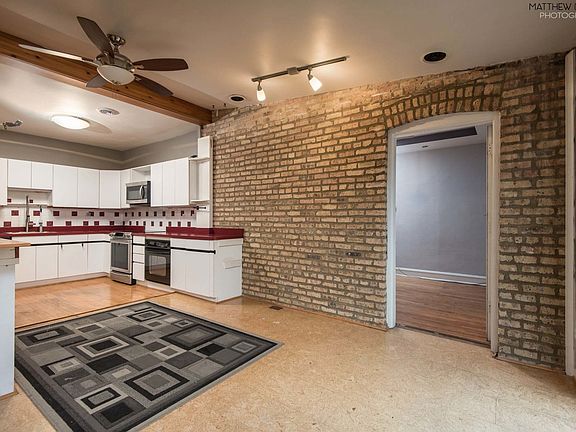 4th image of 2740 W Gunnison St
