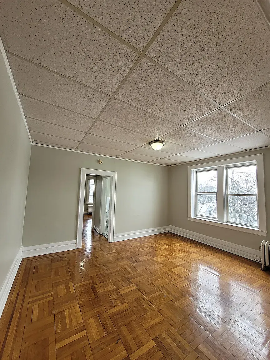 Photo 2 of 5 - 2 Columbia Ave #6C - Newark, NJ Building Photo - 2 Columbia Ave #6C