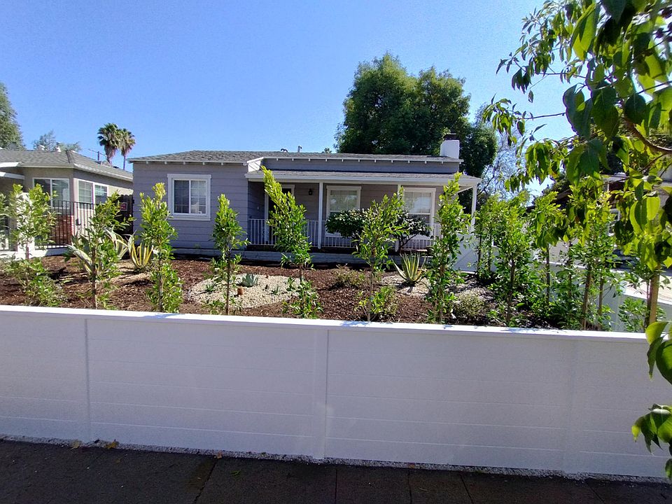 Fenced front yard