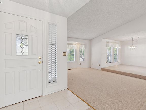 5th image of 1607 SE Briarwood Dr