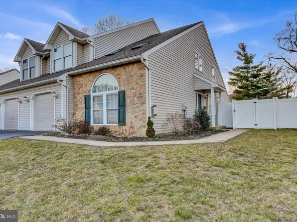 714 Maria Ave, Sinking Spring, PA 19608