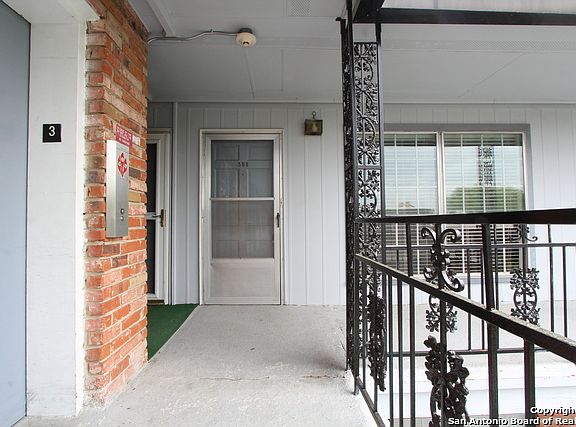 2nd image of 8401 N New Braunfels Ave APT 306A