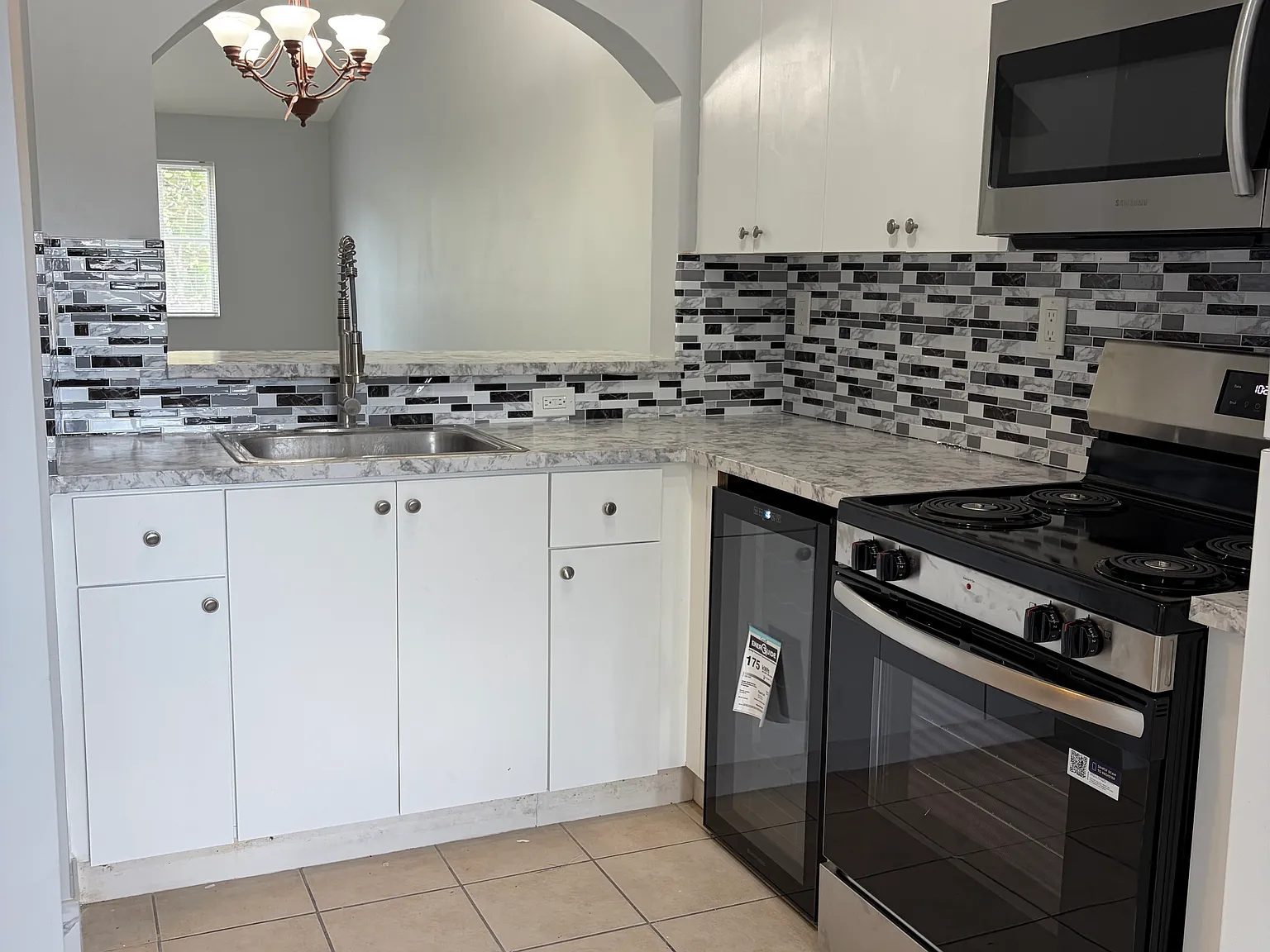 2 bed, $1,900 — Photo 1