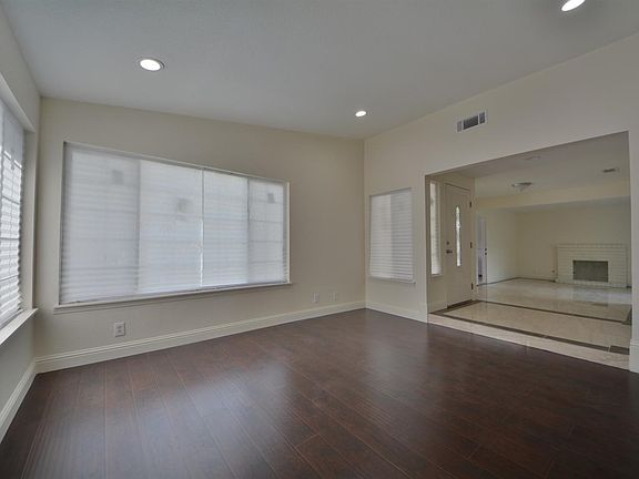 4th image of 702 Fordham Dr