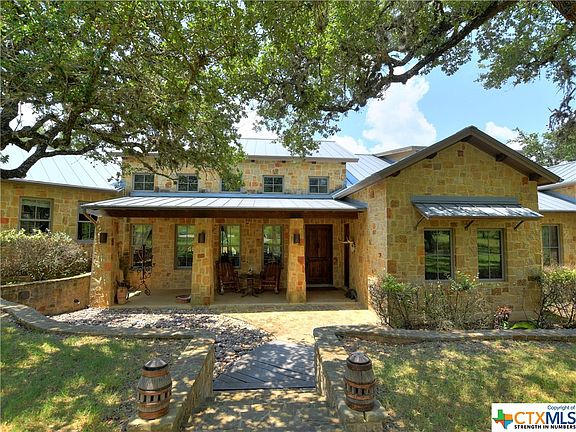 2nd image of 350 Lone Spur Ln