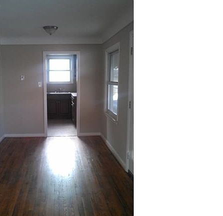 5th image of 23120 Manistee Ave