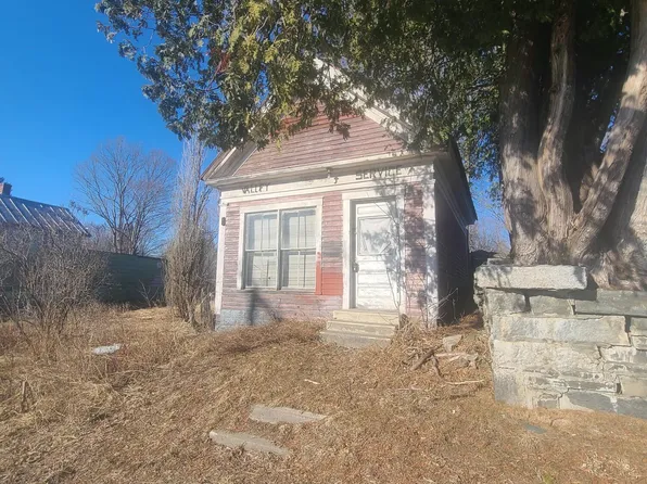 3 N Main Street, Solon, ME 04979