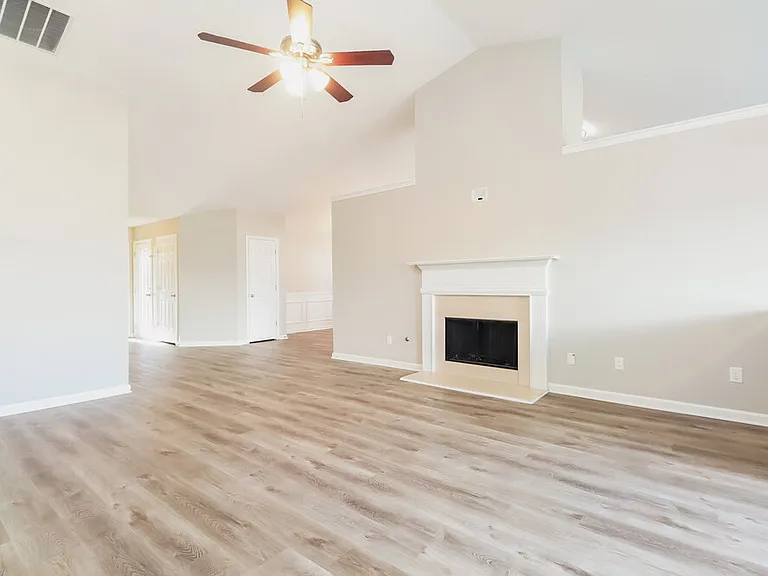 1016 Harbor View Ln — Photo 4