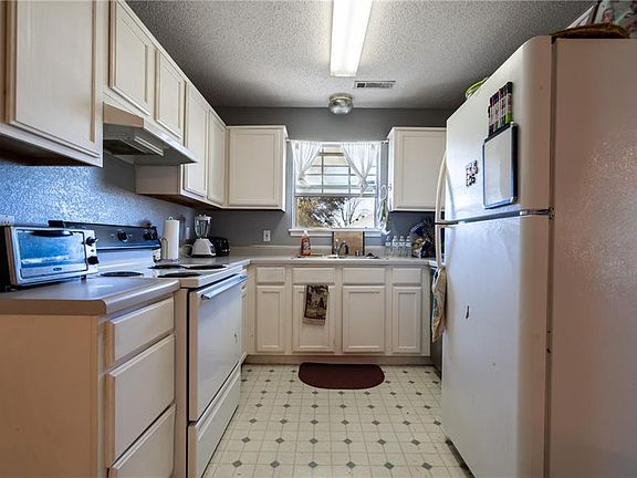 5th image of 101 S Melody St