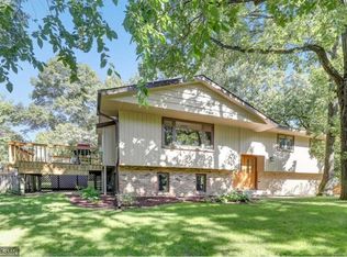 16020 Oak Shore Dr, Lakeville, MN 55044
