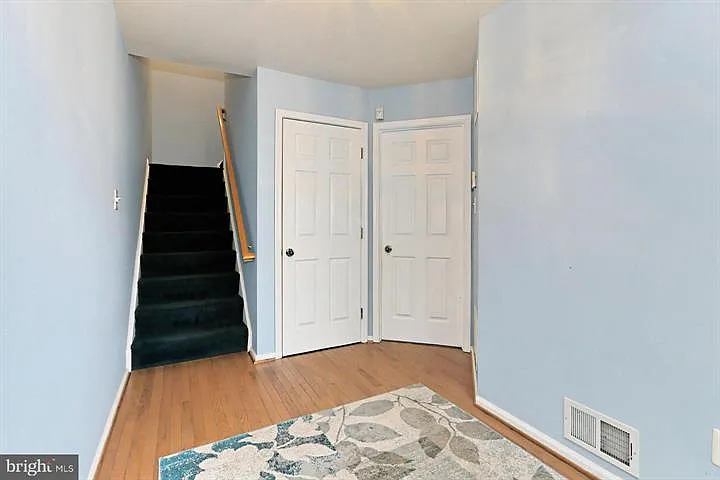 3 bed, 3.5 bath, 1886 sqft, $3,000 — Photo 3