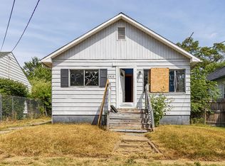 2410 Cumings Ave, Flint, MI 48503