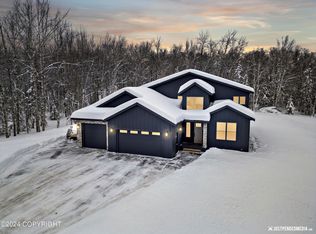 2035 S Laurie Meadows Dr, Wasilla, AK 99623