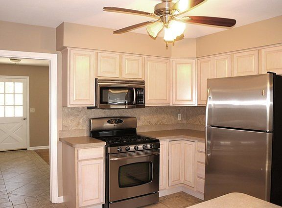 4th image of 132 Scott Dr
