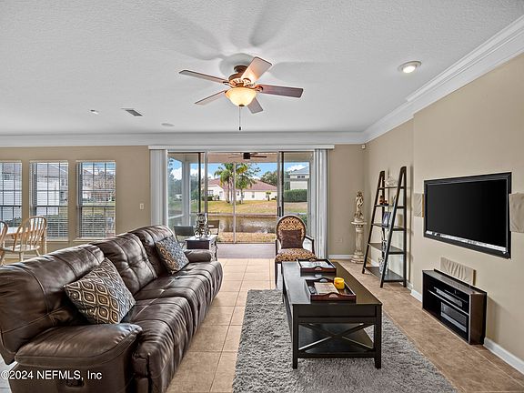4th image of 3912 LIONHEART Drive
