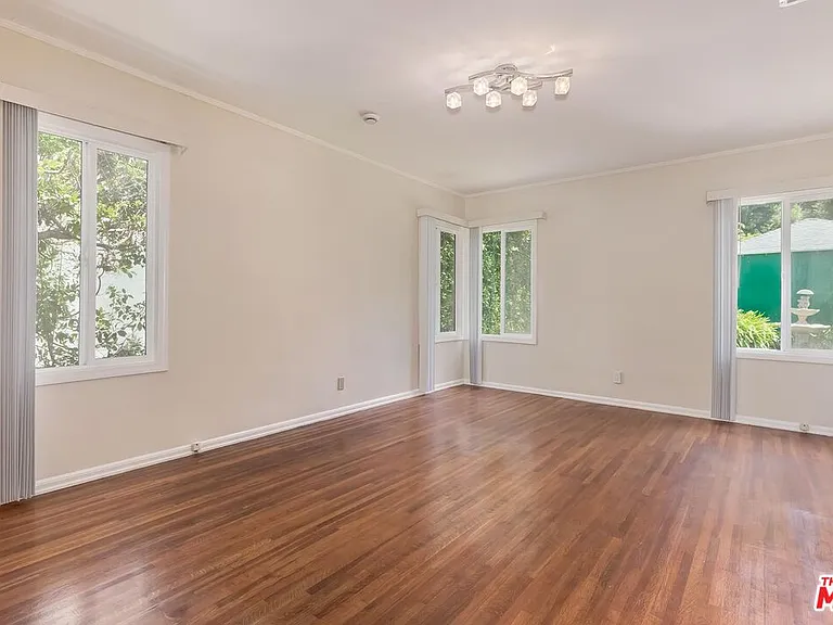 10574 Ashton Ave — Photo 22