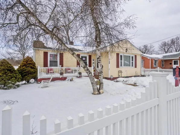 1730 Carew St, Springfield, MA 01104