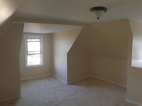 4th image of 289 Vincent Ave APT 2