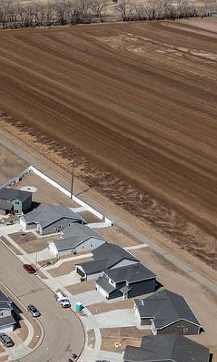 2nd image of 3622 Amity Cir SE