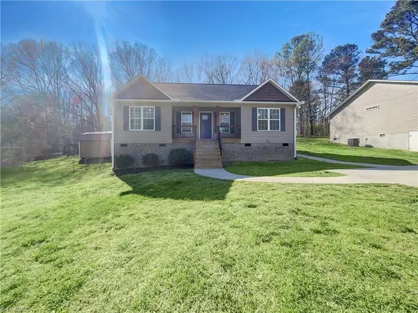 128 Kendall Mill Rd, Thomasville, NC 27360