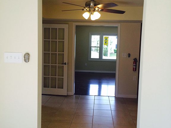4th image of 24 Hollis Ln