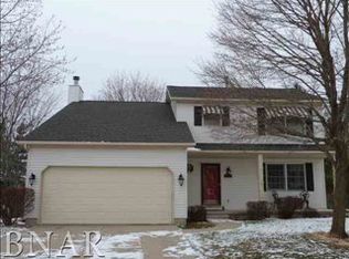 3404 Fountain Lake Dr, Bloomington, IL