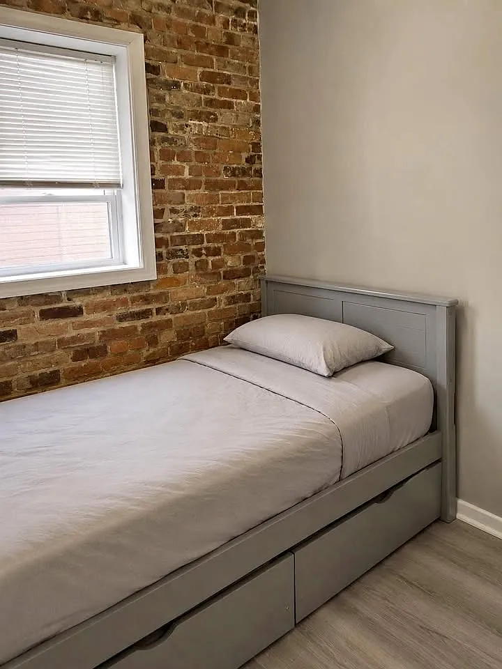 3 bed, 9999 sqft, $3,900 — Photo 2