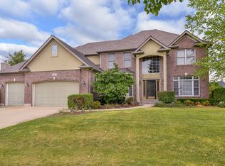 2215 Brookwood Dr, South Elgin, IL