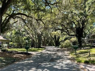 7 Bateau Rd, Hilton Head Island, SC 29928