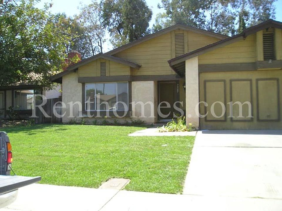 1st image of 7907 Flanders Dr
