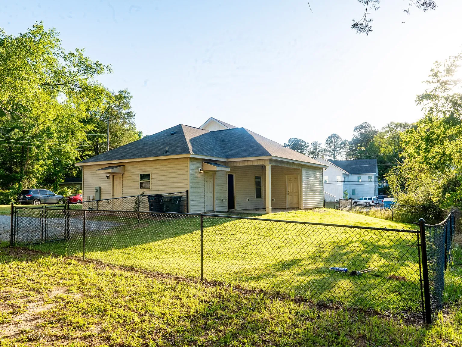 3 bed, 1350 sqft, $3,000 — Photo 4
