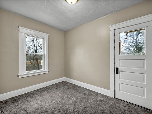 5th image of 3286 E 140th St