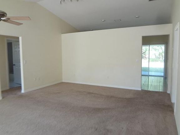 4th image of 25 Radcliffe Dr