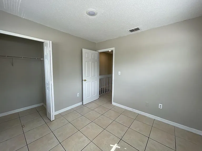 722 W Columbia Ave — Photo 9