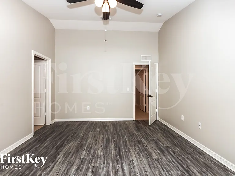 4625 Dragon St — Photo 10