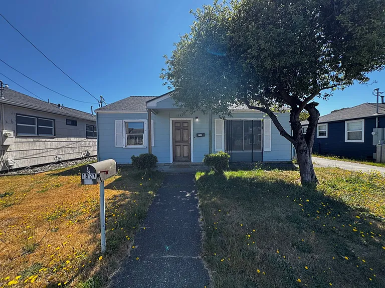 1527 Santa Clara St — Photo 2