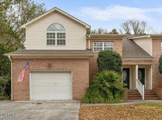 106 Lighthouse Dr, Carolina Beach, NC 28428