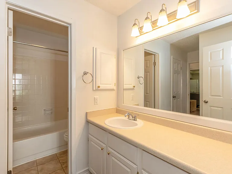 Winding Creek Apartments — Photo 49
