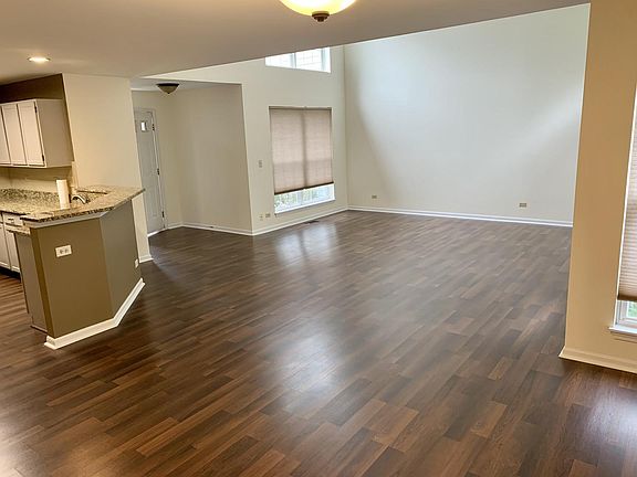 5th image of 17092 W Cunningham Ct