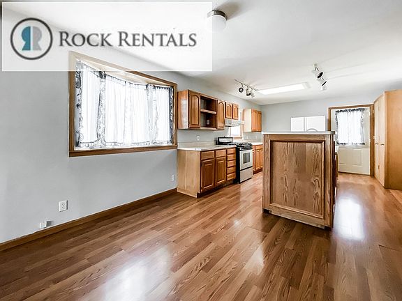 5th image of 1503 E 6th Ave
