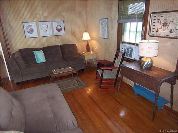 4th image of 309 Fairview Ave