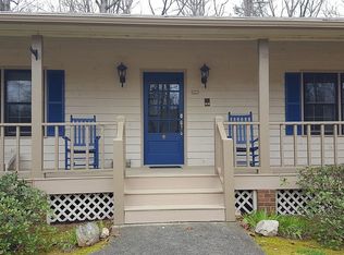 592 Ridge Lake Ln NW, Marietta, GA 30064