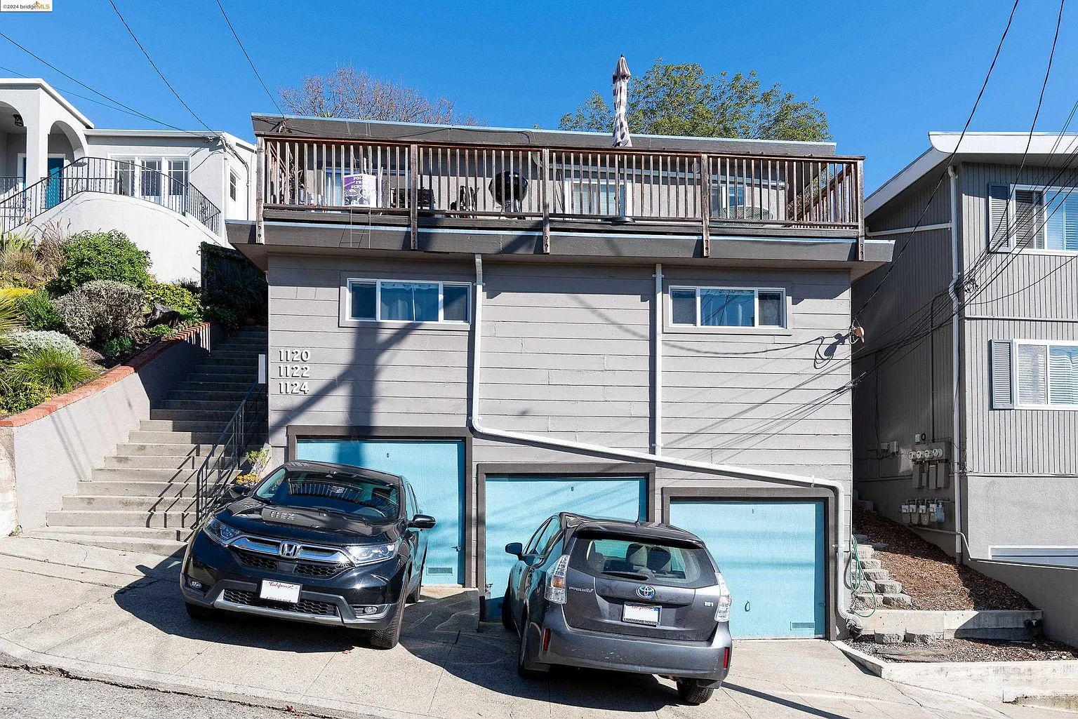 1124 Wellington St photo 1