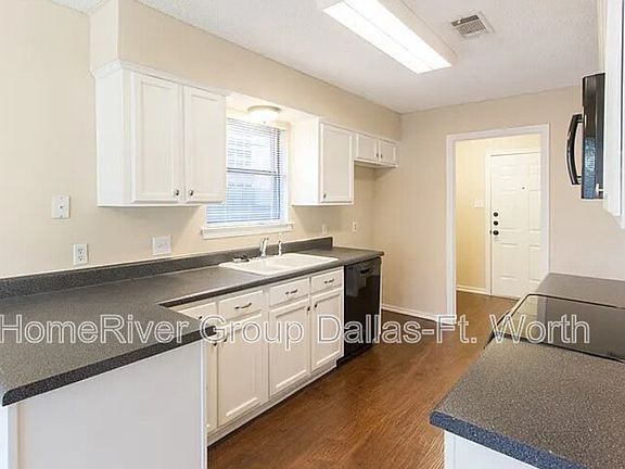 5th image of 2106 Turf Club Dr