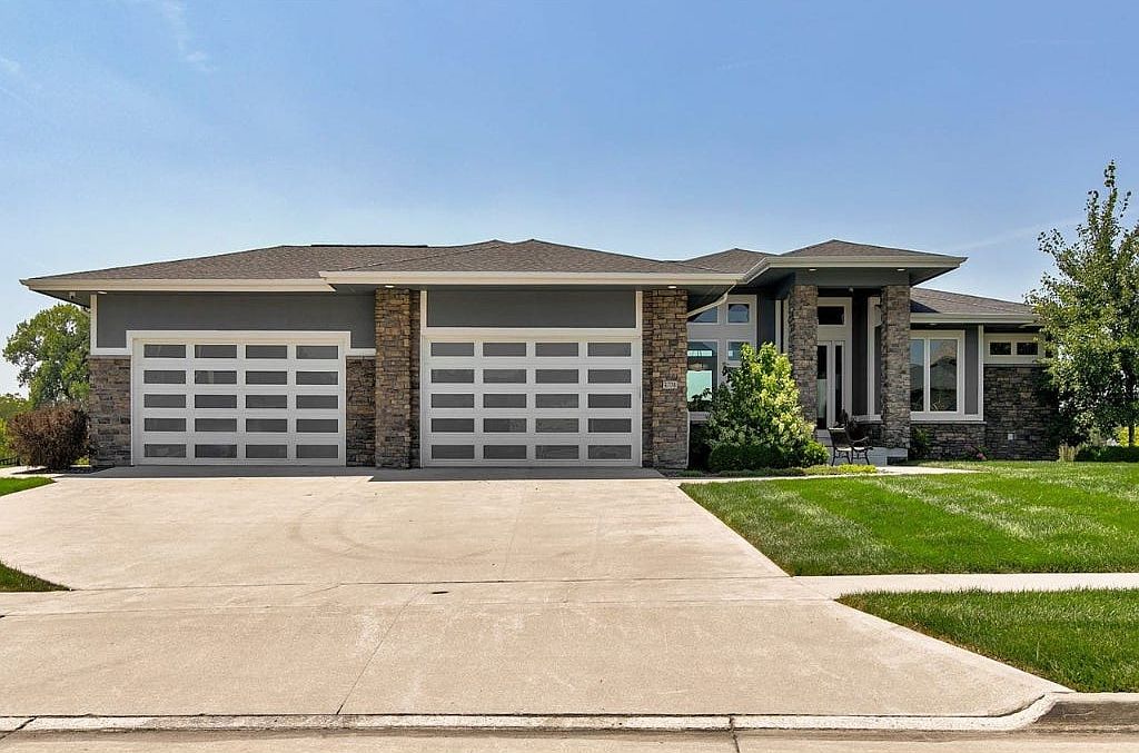 4708 154th St, Urbandale, IA 50323 MLS 679104 Zillow