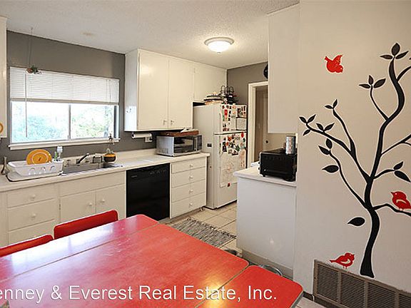 4th image of 2 Circle Dr APT G
